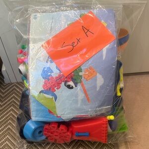 Kid K’nex 2005 Original Colorful Building Blocks Set for Kids Ages 3+ EUC Set A